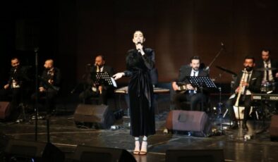 Elif Buse Doğan’la Bursa’da müzik dolu gece